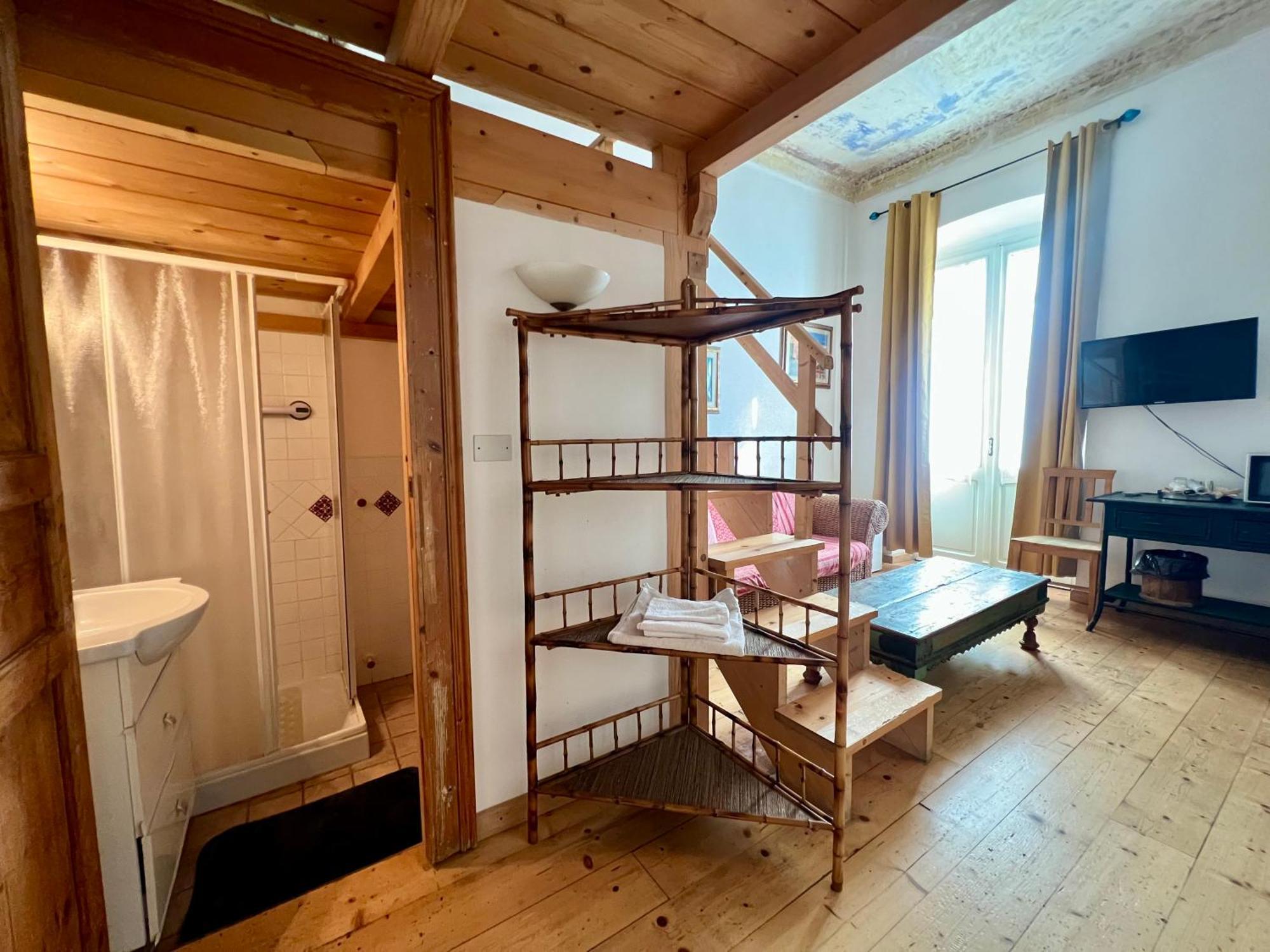 B&B Le Finestre Su Via Cavour Sassari Habitación foto