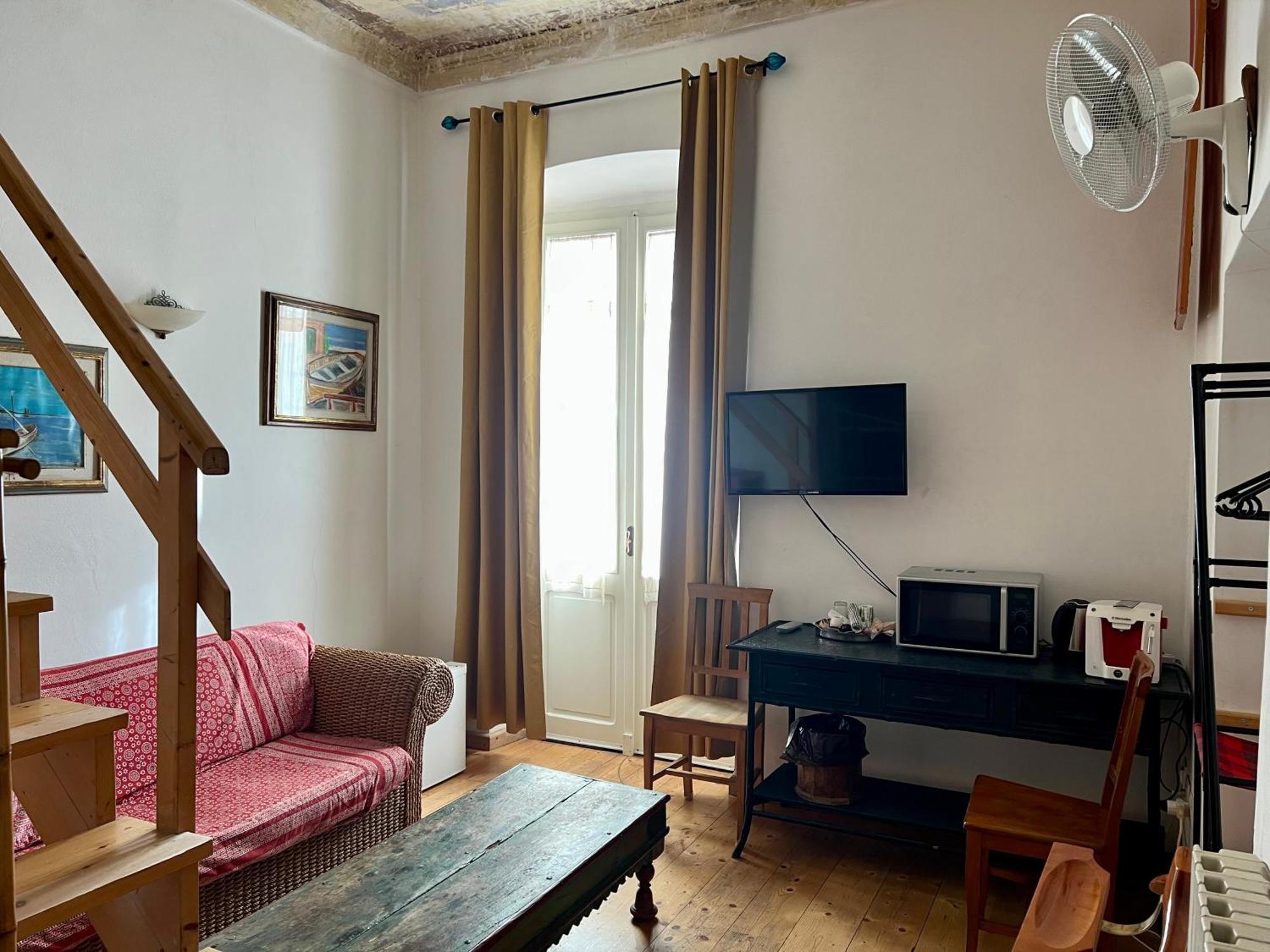B&B Le Finestre Su Via Cavour Sassari Habitación foto